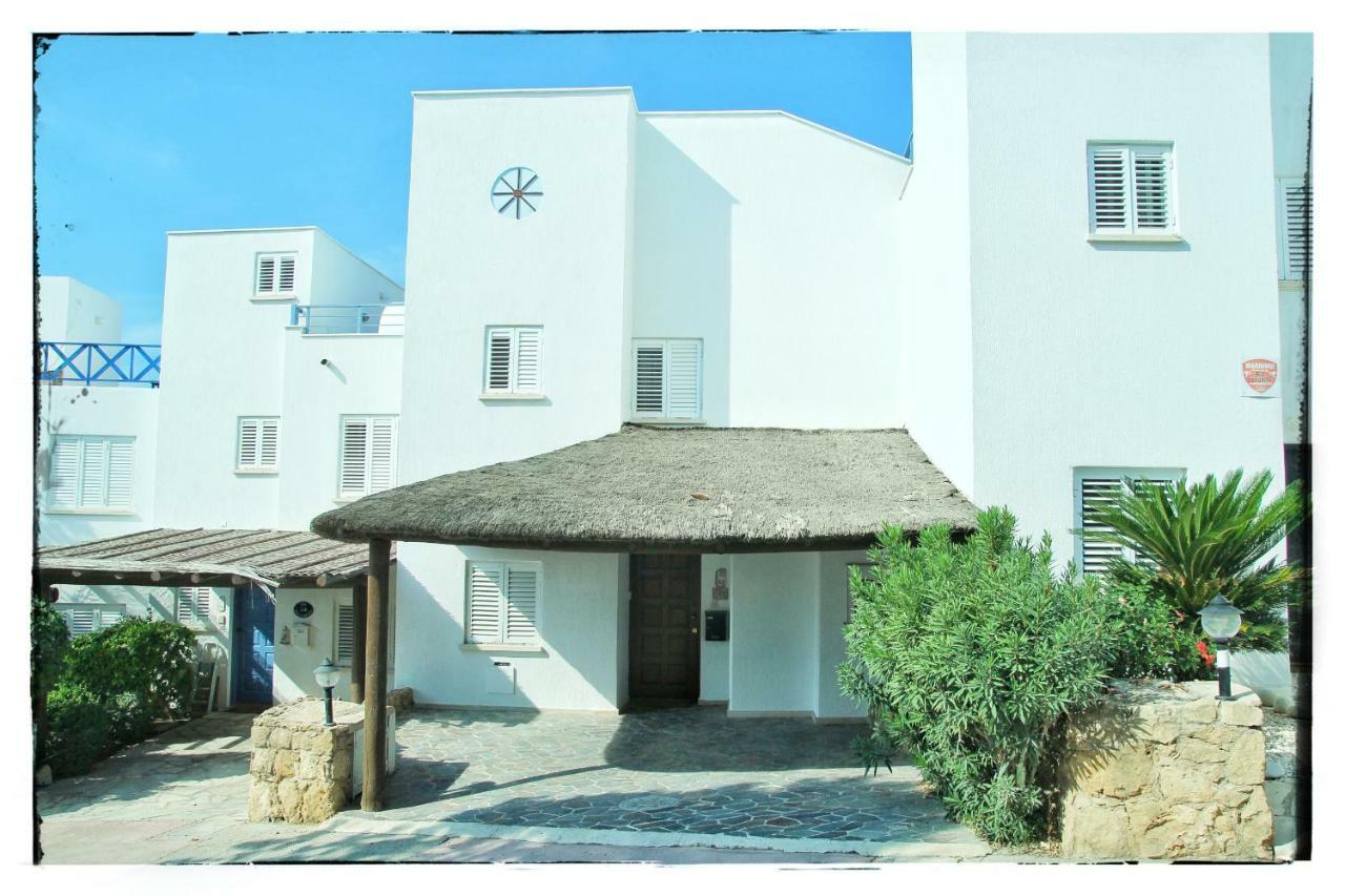 Sea Front Villa Vera Klorakas Bagian luar foto