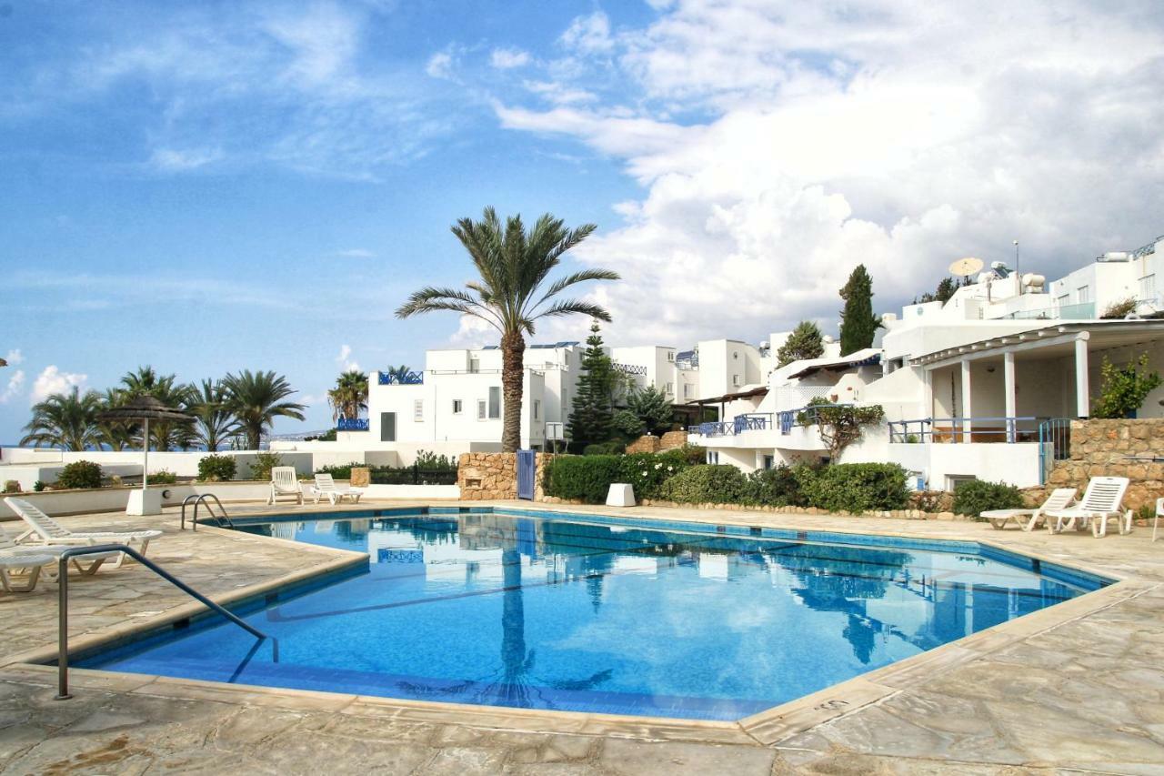 Sea Front Villa Vera Klorakas Bagian luar foto